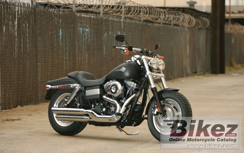 Big Harley-Davidson dyna fat bob dark custom picture and wallpaper from Bikez.com